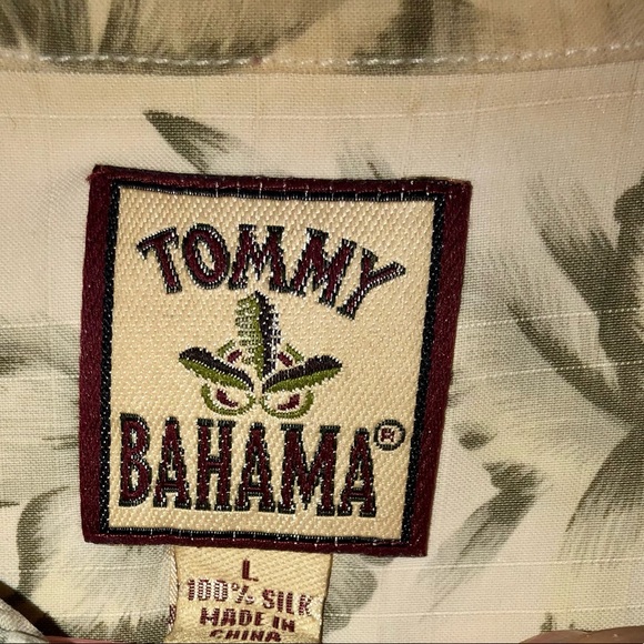 Two Men’s Size Large Tommy Bahama 💯 percent Silk Shirts - Picture 3 of 9